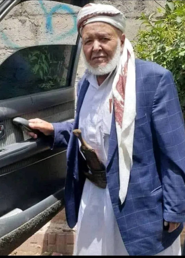 مريض نفسياً يقتل والده وابن عمه في إب