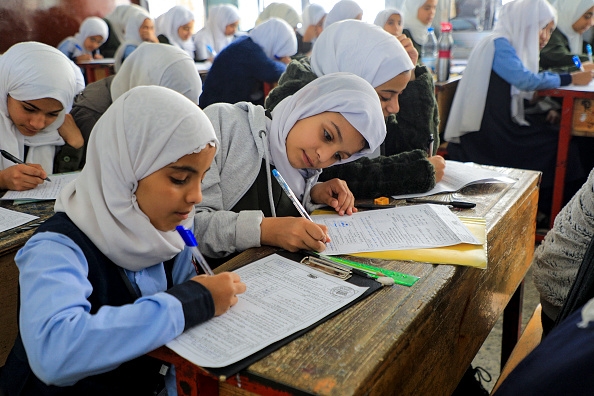 2.7 مليون طالب وطالبة يتوجهون إلى المدارس مع بدء العام الدراسي الجديد في اليمن