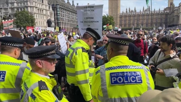 شرطة لندن تعتقل متظاهرين احتجوا على حظر 