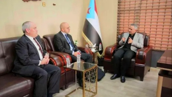 صحيفة عبرية تكشف عن زيارة وفد إسرائيلي عدن ولقائه بقيادات في الانتقالي (ترجمة خاصة)