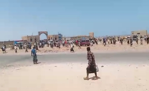 سقطرى.. جنود اللواء الأول مشاة بحري يطردون لجنة عسكرية تابعة لمليشيا الانتقالي