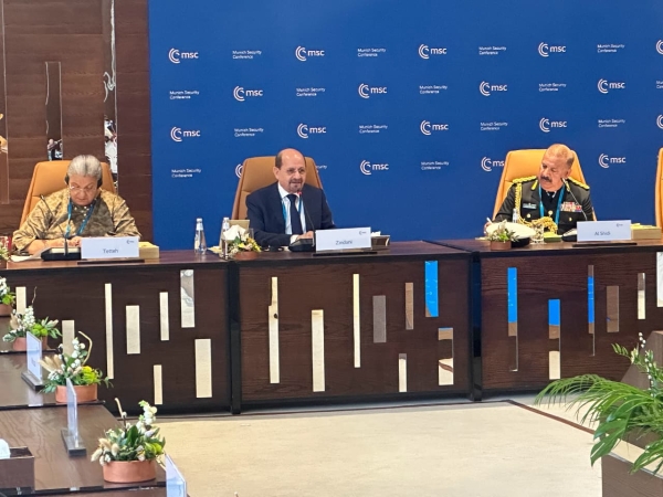 الحكومة اليمنية: البحر الأحمر تحول لساحة تهديد خطيرة بفعل الهجمات الحوثية