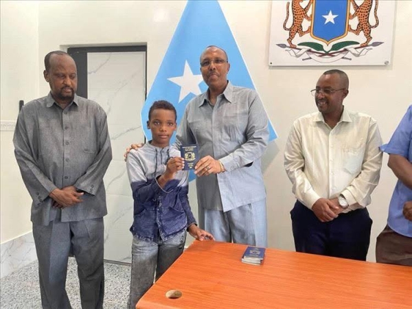 بعد 8 سنوات من التوقف.. سفارة الصومال في اليمن تستأنف إصدار الجوازات لمواطنيها