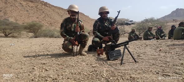 10 جرحى من قوات 