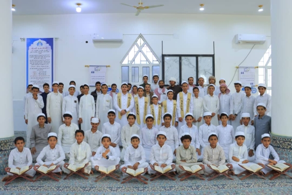 مأرب: خمسون حافظا يسردون القرآن الكريم في جلسة واحدة.
