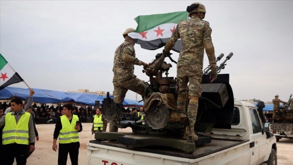 عرض عسكري في حماة بمناسبة الذكرى الأولى لتحرير سوريا
