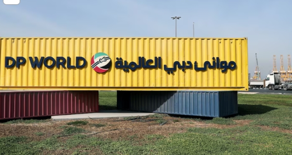 موانئ دبي تعين رئيسا ورئيسا تنفيذيا جديدين بعد ضغوط متعلقة بإبستين