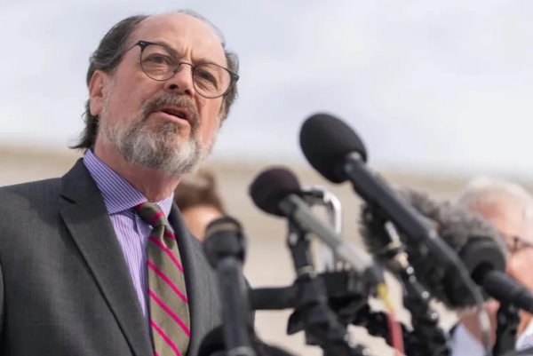 فيكتور شوارتز.. المستورِد الصغير الذي كسر 