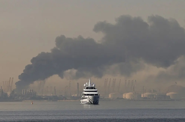 التايم: الضربات الانتقامية الإيرانية تُشكك في صورة الاستقرار في الخليج (ترجمة خاصة)