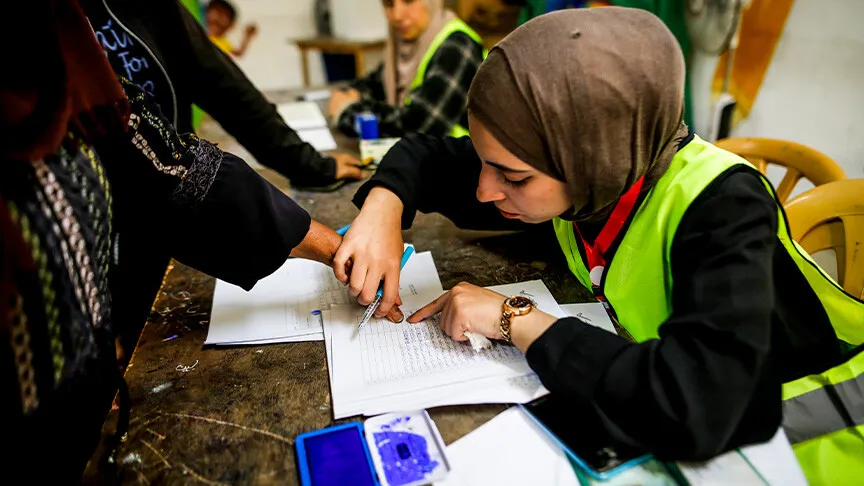 الانتخابات المحلية الفلسطينية.. 24 بالمئة نسبة التصويت بأول 6 ساعات