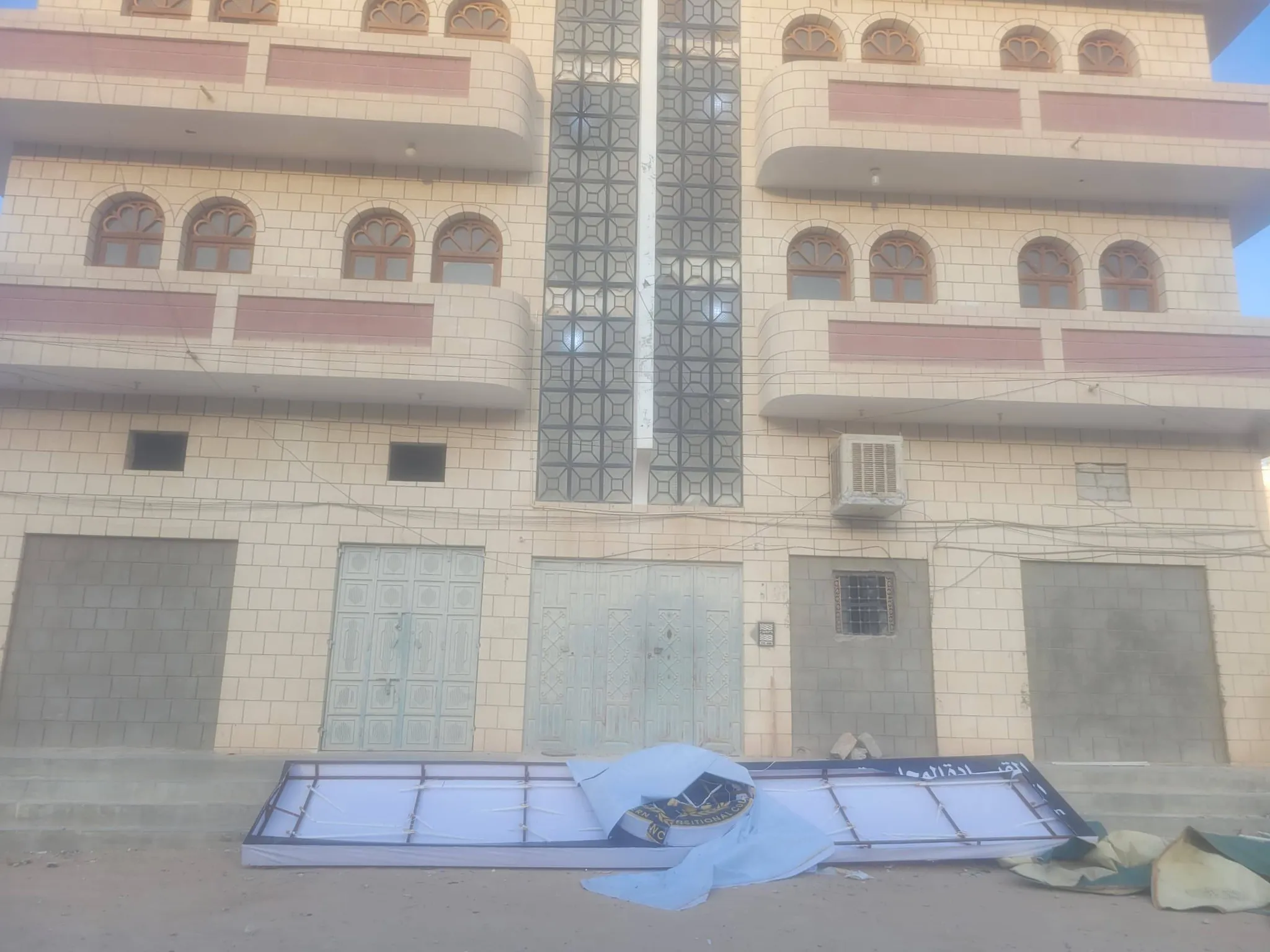 قوات الطوارئ اليمنية تعتقل عددا من أعضاء الانتقالي بعد اقتحام مقرهم في وادي حضرموت