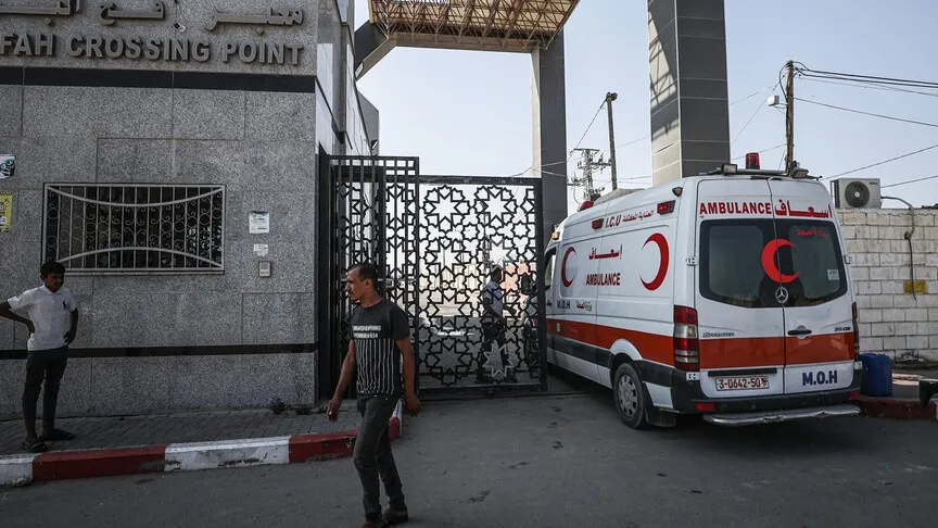 غزة.. إجلاء 37 مريضا من معبر رفح للعلاج