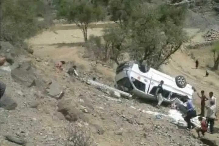 وفاة سائق باص في حادث مروع شرقي إب