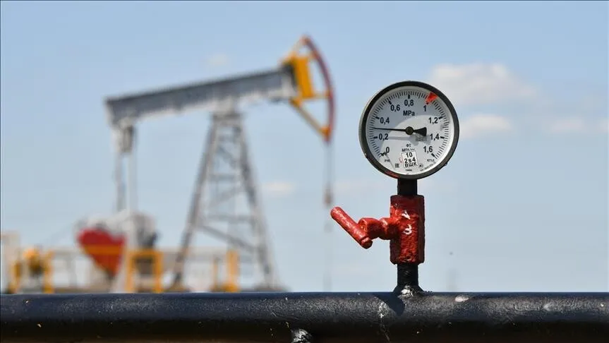 سعر برميل برنت يهبط 3.3 بالمئة إلى 106 دولارات