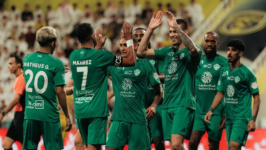 الأهلي يحقق فوزا متأخرا على التعاون في الدوري السعودي