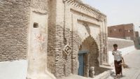 وزير الثقافة يتهم مليشيا الحوثي بالتورط بتهريب كثير من القطع الأثرية