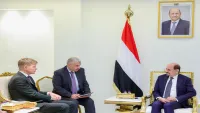 خلال لقائه غروندبرغ.. رئيس الوزراء اليمني يشدد على ضرورة الدفع بملف الأسرى والمختطفين